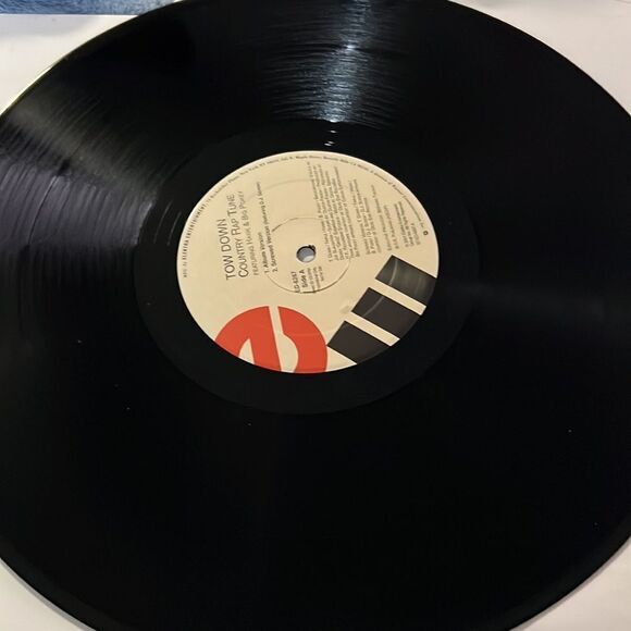 Tow Down
Country Rap Tune
12" Single - Picture 6 of 7